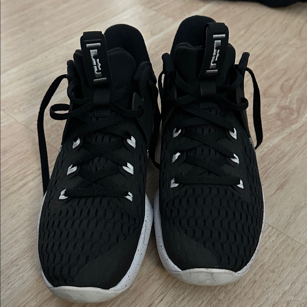 Nike Black and Gray Athletic Shoes